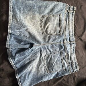 Maurices shorts size 24W.